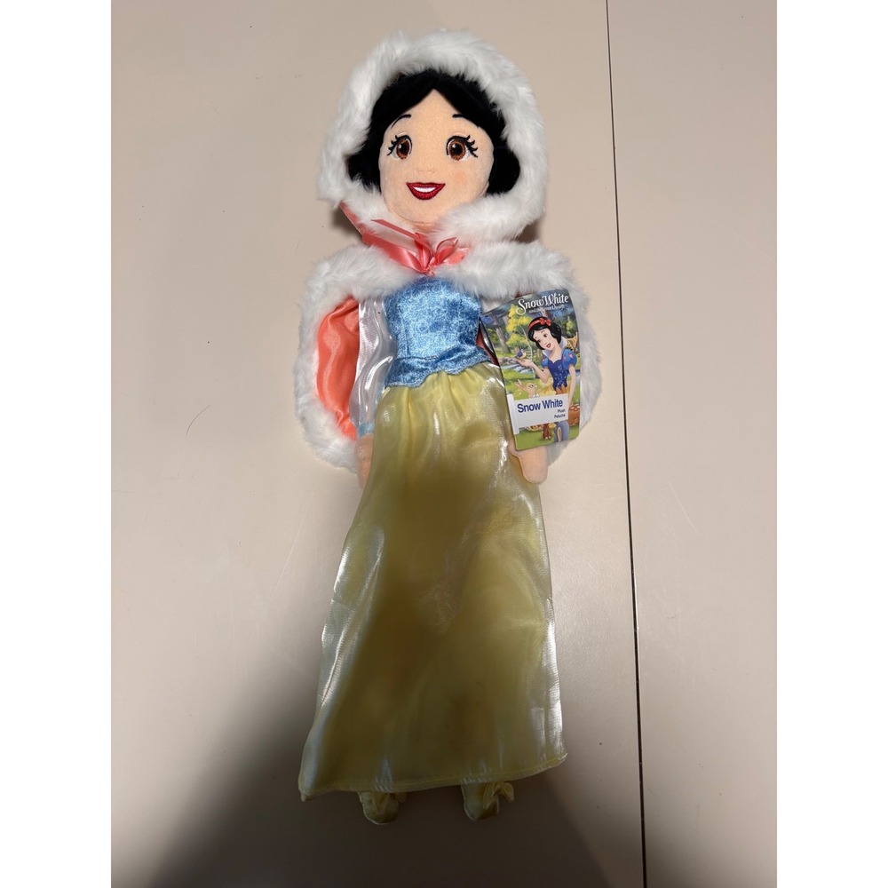 Disney Store Snow White Winter Plush Doll 20 Inch Pink Faux Fur Hooded Cape NWT - Picture 2 of 7